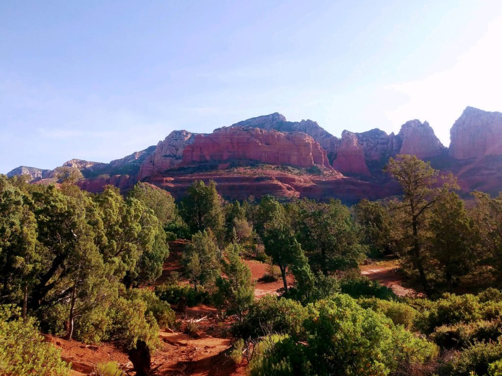 Image of a trail and the red rocks-Sedona Vortex Adventures.