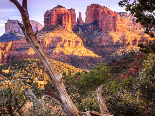 Sedona-retreats-land-journey-SpiritQuest-mobile Cathedral rock in sedona for a sedona vortex adventure